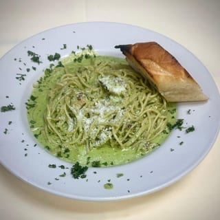 Spaghetti Al Pesto Alfredo