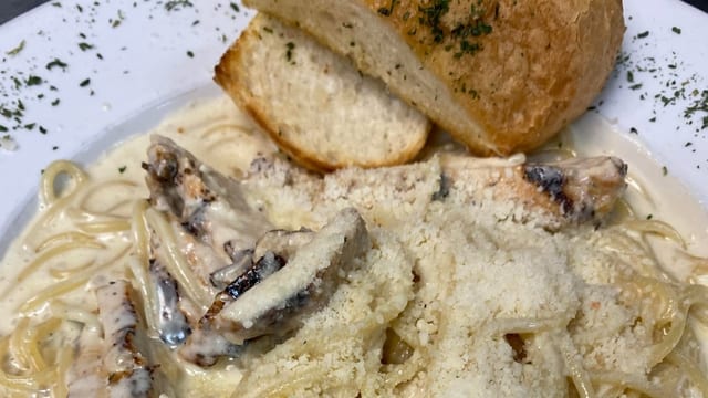Chicken Alfredo.