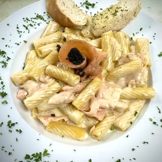 RIGATONI SMOKED SALMON AND CAVIAR 